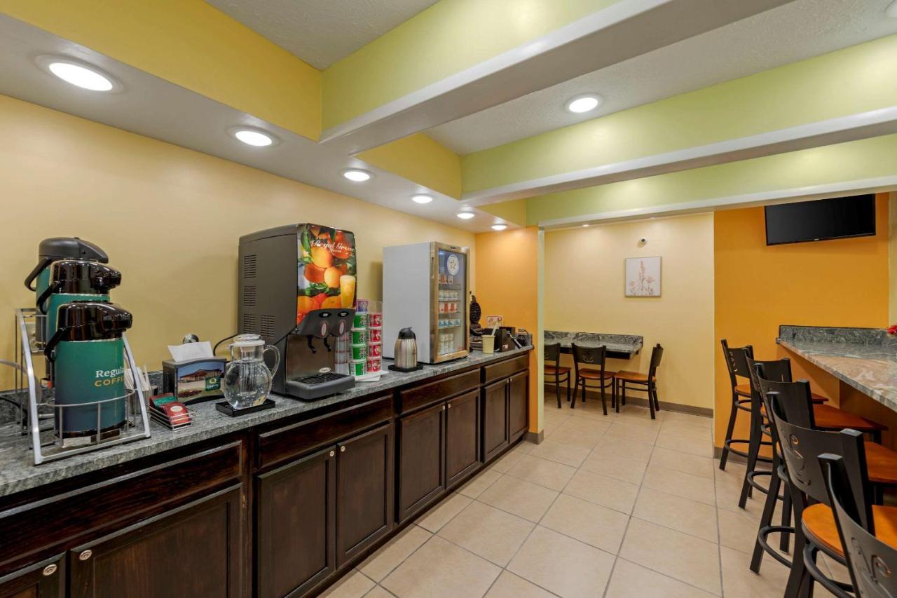 Quality Inn Hamilton エクステリア 写真